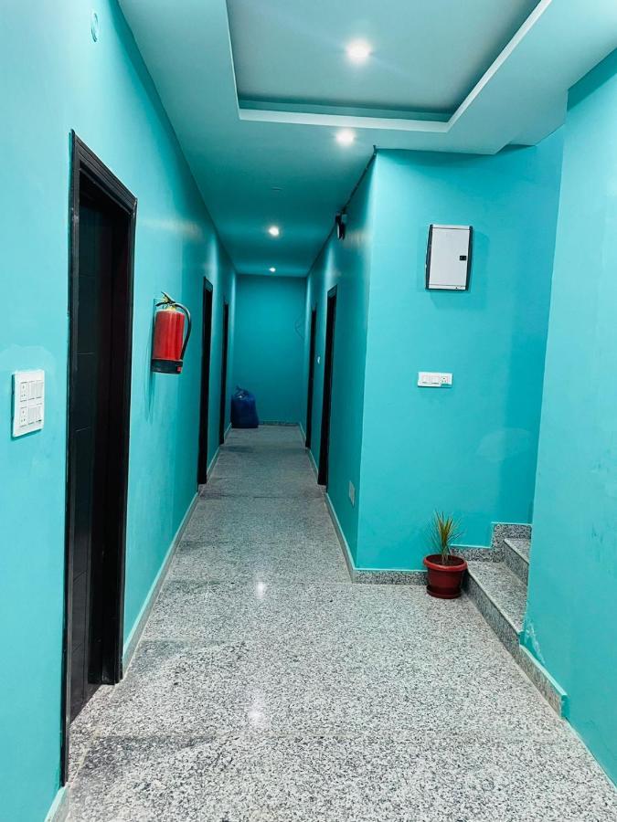 Hotel Manohar Rishīkesh Buitenkant foto
