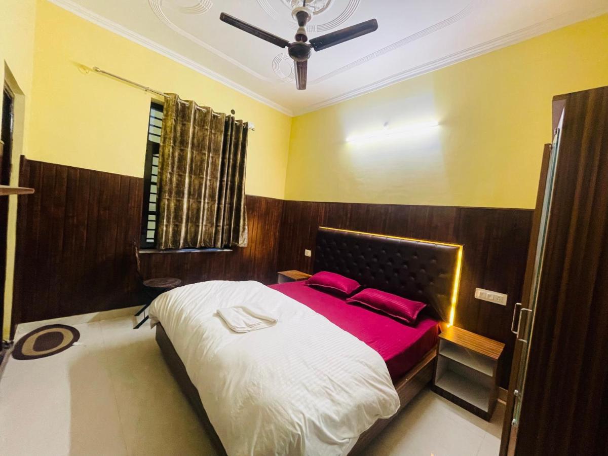Hotel Manohar Rishīkesh Buitenkant foto