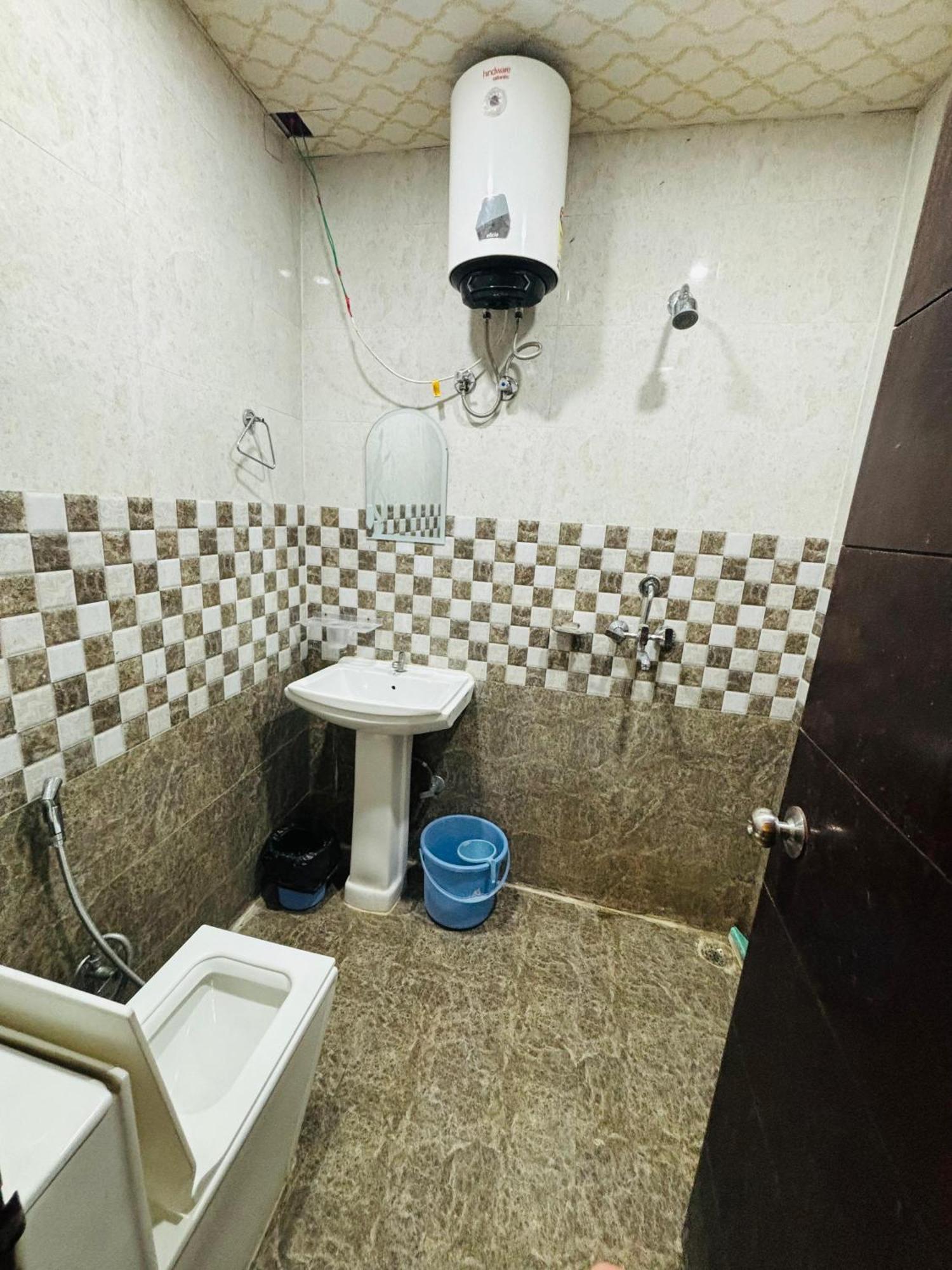 Hotel Manohar Rishīkesh Buitenkant foto
